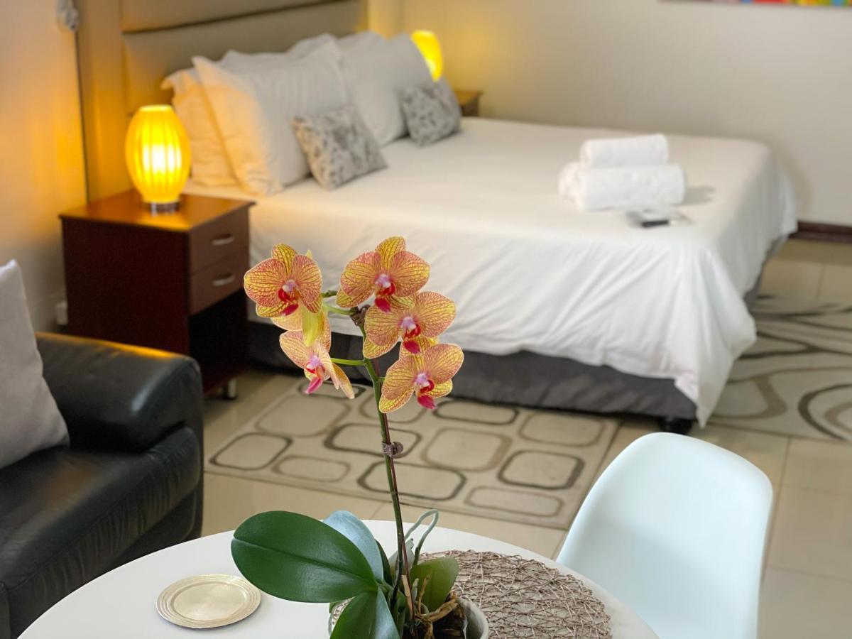 The Meritus Guest House Westville Bagian luar foto