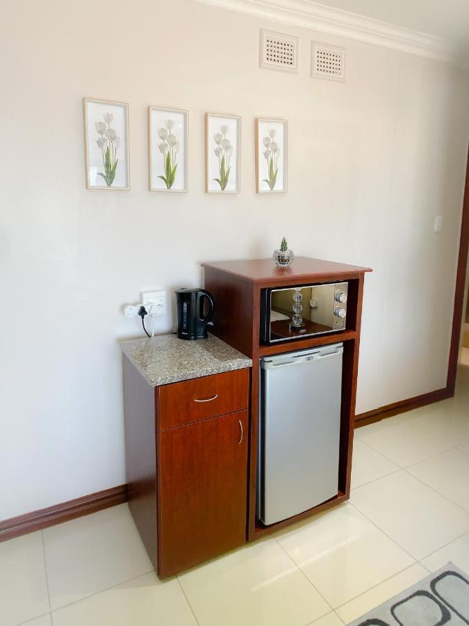 The Meritus Guest House Westville Bagian luar foto