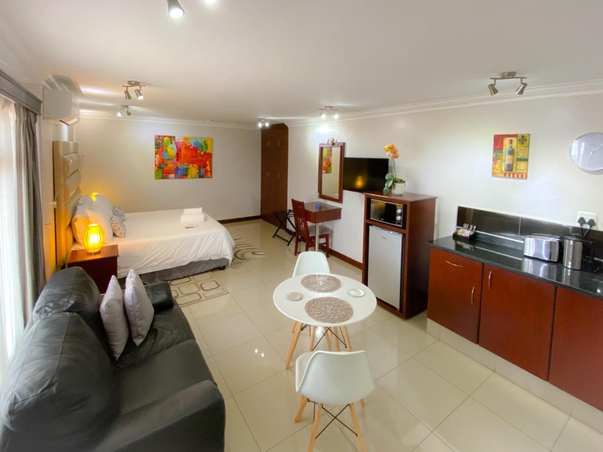 The Meritus Guest House Westville Bagian luar foto